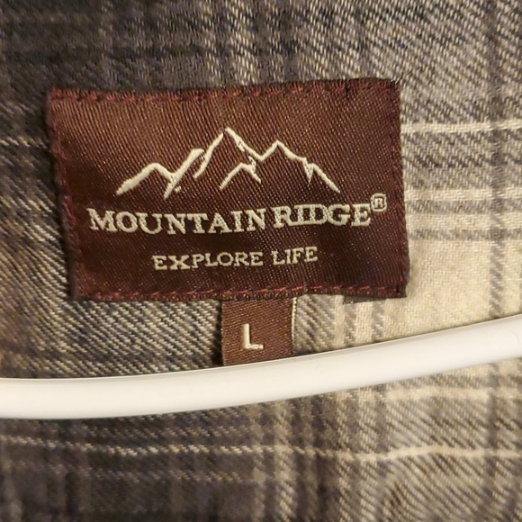 Mountain ridge flannel - Picture 2 of 3